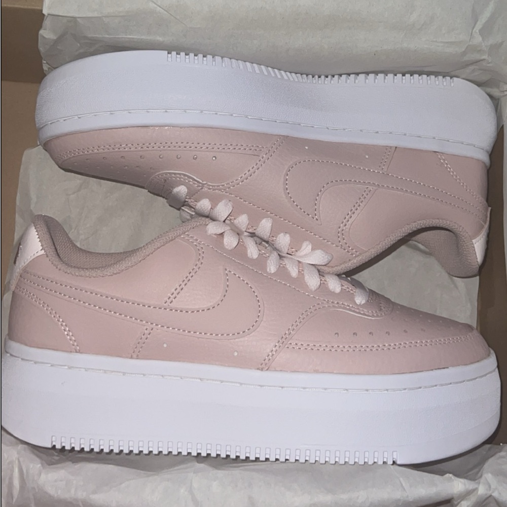 Nike Court Vision (Women’s 9) NEW